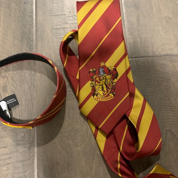 Likely new Harrypotter costumes!!! - Picture 5 of 5